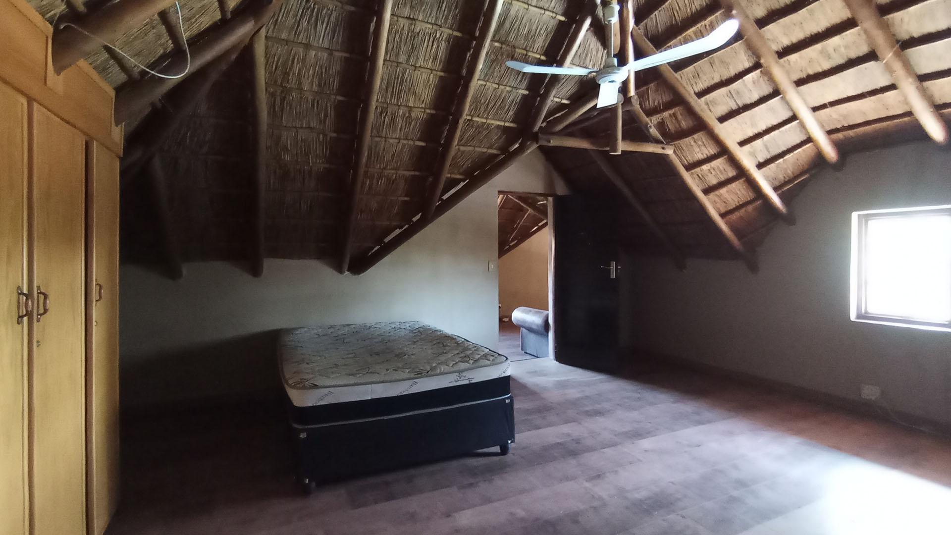 Bed Room 2 - 38 square meters of property in Garsfontein