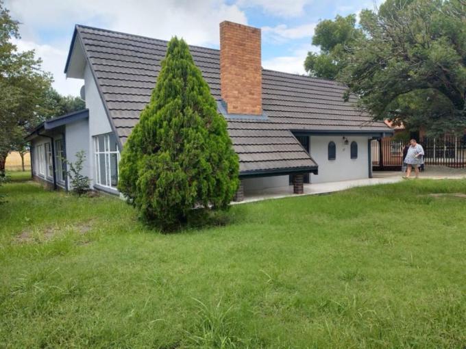 4 Bedroom House for Sale For Sale in Heilbron - MR672829