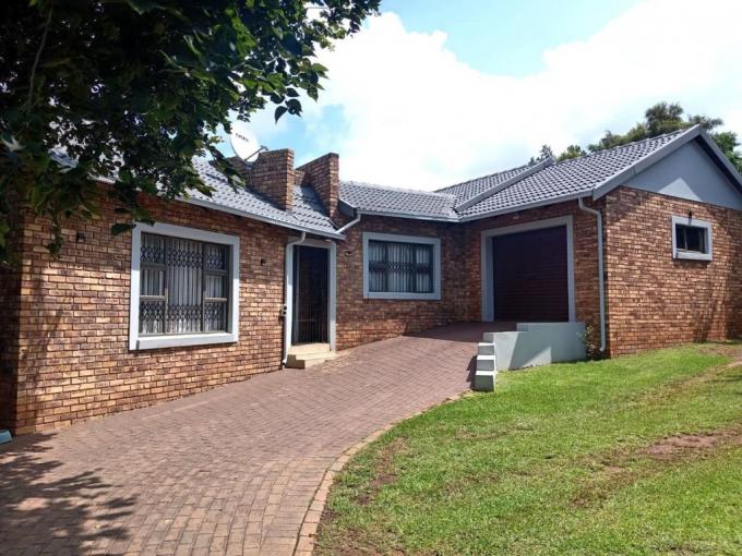 4 Bedroom House for Sale For Sale in Heuweloord - MR672836