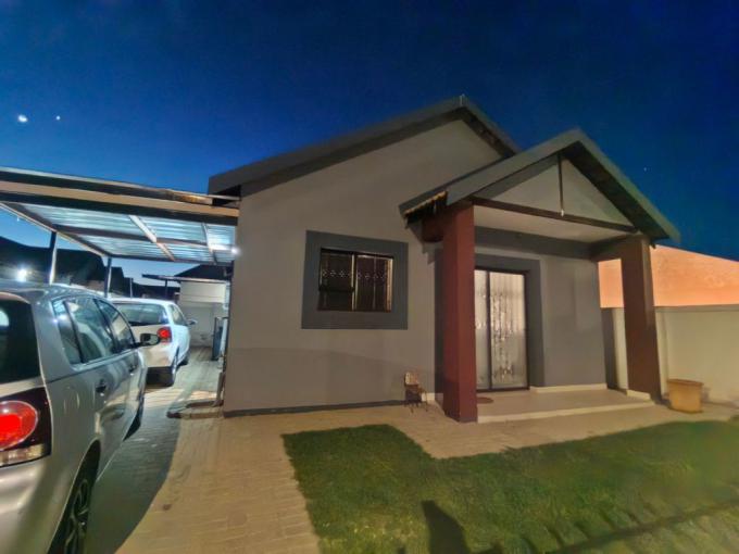 2 Bedroom House for Sale For Sale in Bloemspruit - MR672843