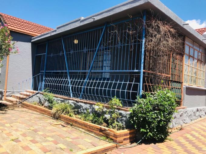 3 Bedroom House for Sale For Sale in Rosettenville - MR672894