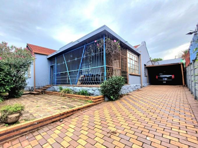 3 Bedroom House for Sale For Sale in Rosettenville - MR672894