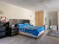  of property in Robertsham