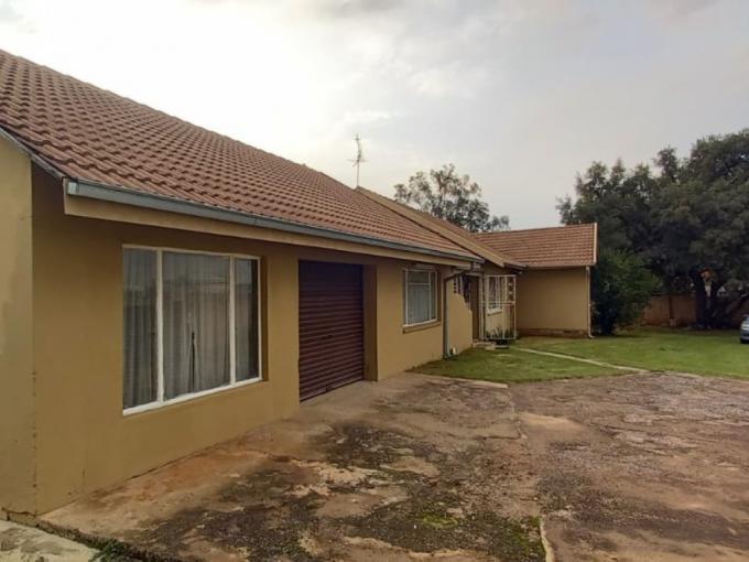 4 Bedroom House for Sale For Sale in General Albertspark - MR672904