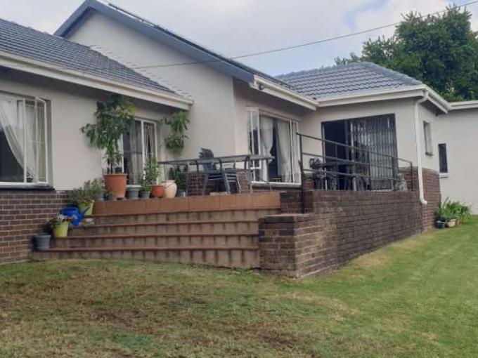 4 Bedroom House for Sale For Sale in Mondeor - MR672975