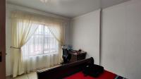 Bed Room 1 - 15 square meters of property in Crystal Park