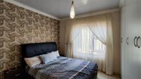 Bed Room 2 - 11 square meters of property in Crystal Park