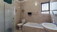 Bathroom 2 - 7 square meters of property in Crystal Park
