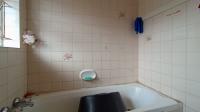Bathroom 1 - 6 square meters of property in Mondeor