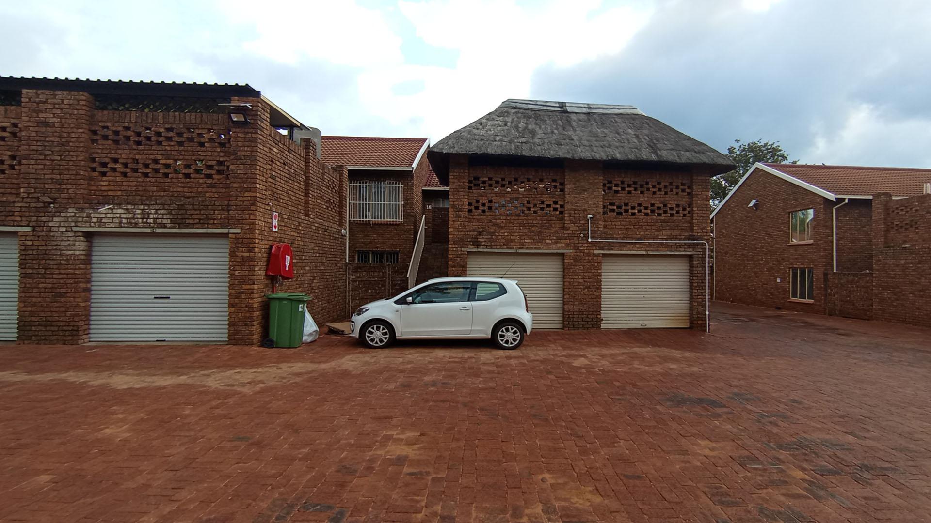Front View of property in Doornpoort
