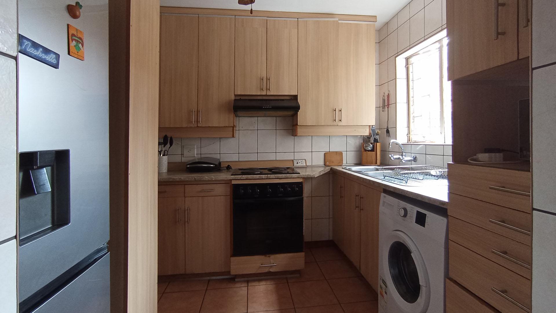 Kitchen - 12 square meters of property in Doornpoort