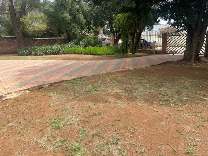 3 Bedroom House for Sale For Sale in Viljoenskroon - MR673020