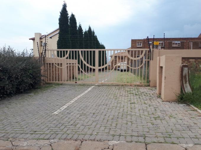 1 Bedroom Apartment for Sale For Sale in Rensburg - MR673044