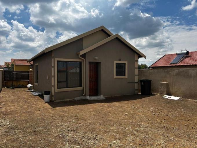2 Bedroom House for Sale For Sale in Sharon Park - MR673056