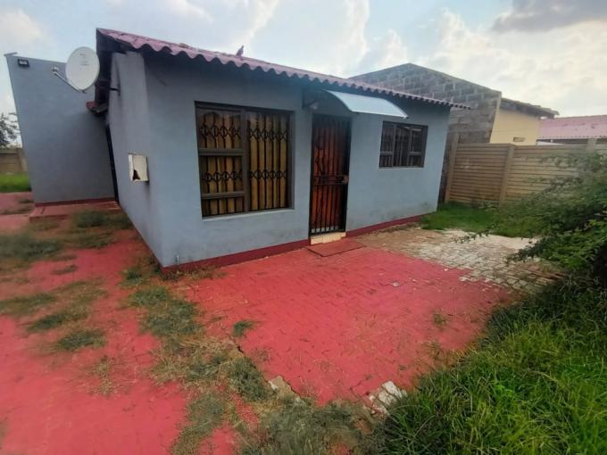 3 Bedroom House for Sale For Sale in Vosloorus - MR673057