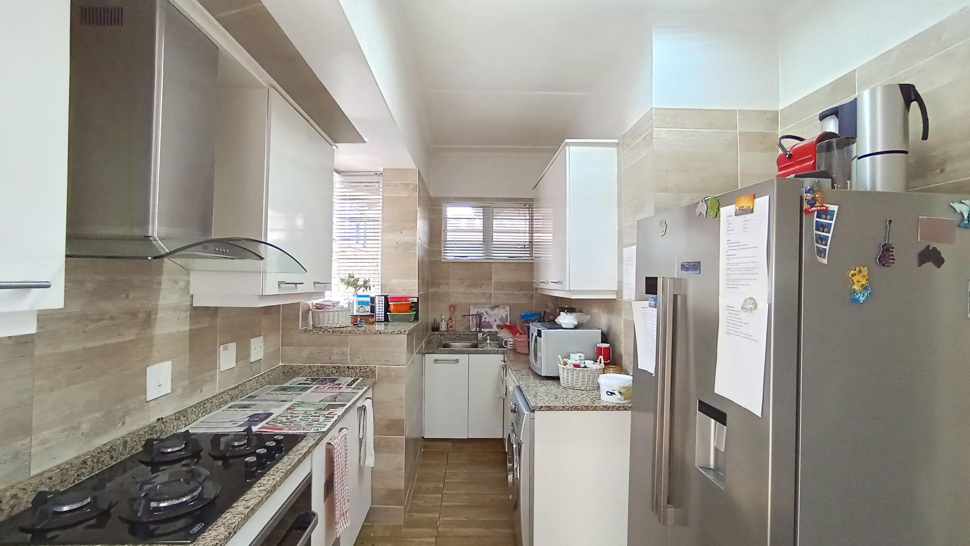 Kitchen - 13 square meters of property in Bulwer (Dbn)