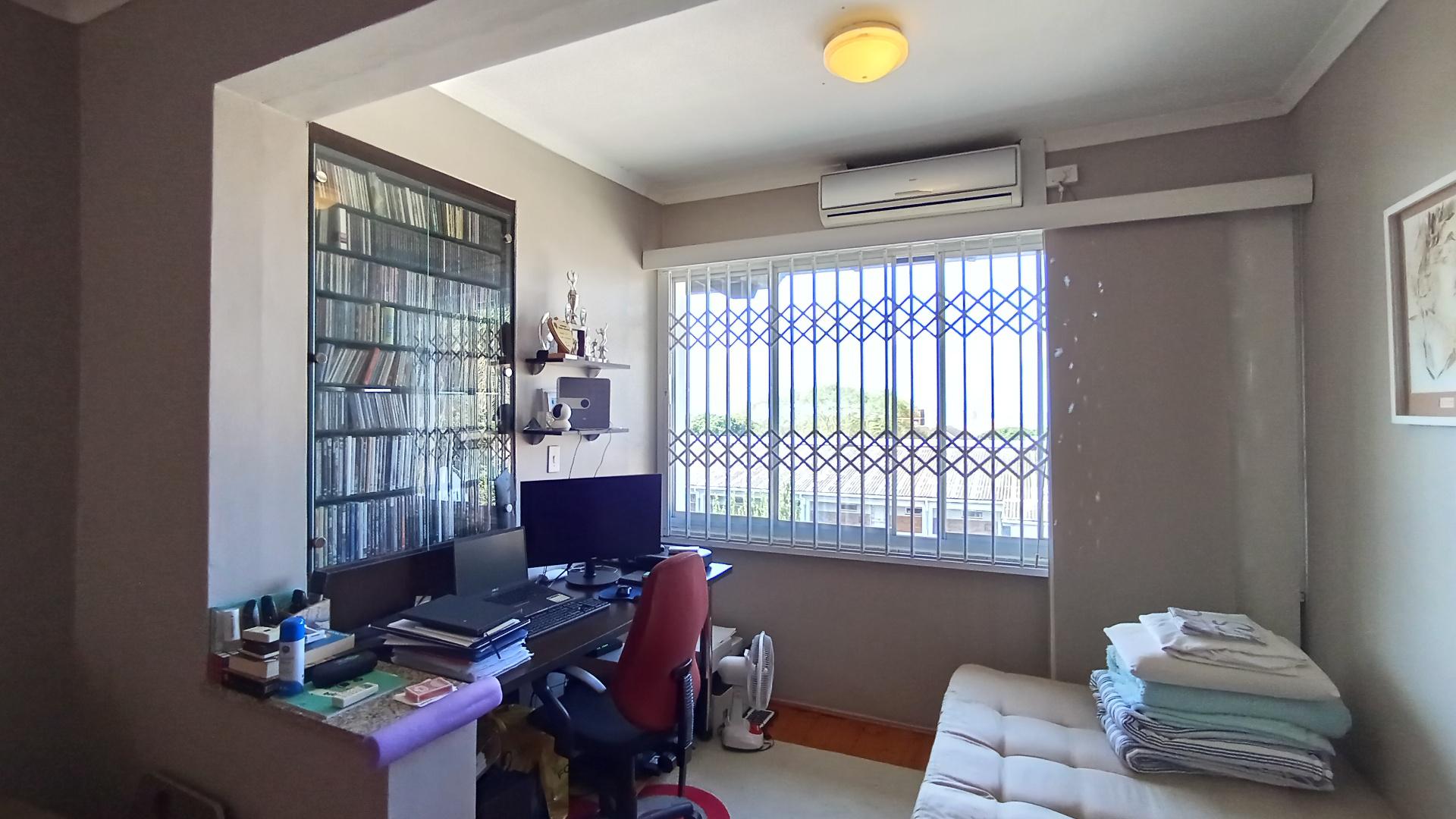 Study - 8 square meters of property in Bulwer (Dbn)