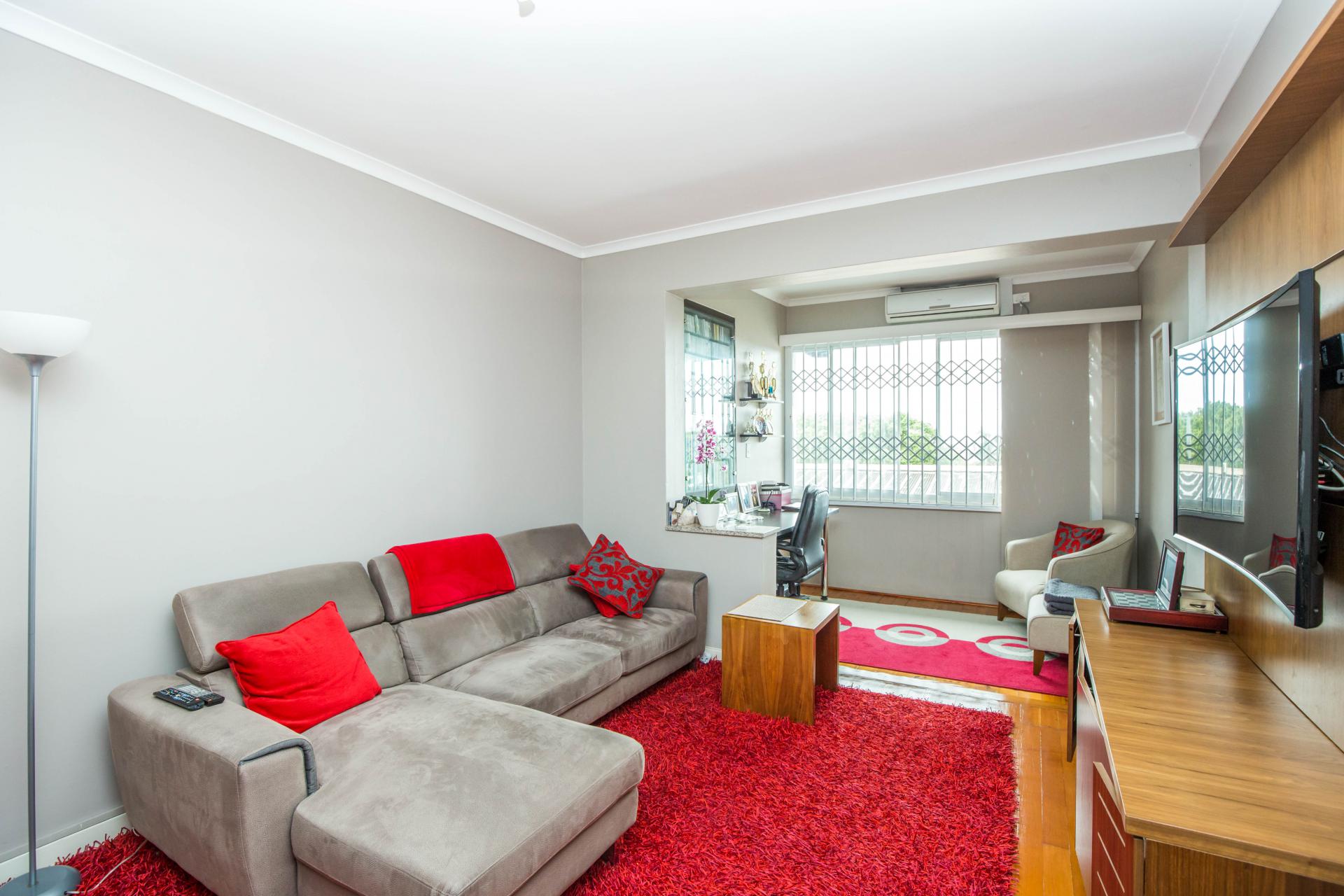 Lounges of property in Bulwer (Dbn)