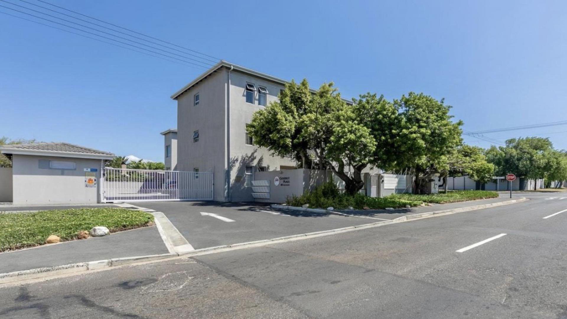 Front View of property in Table View