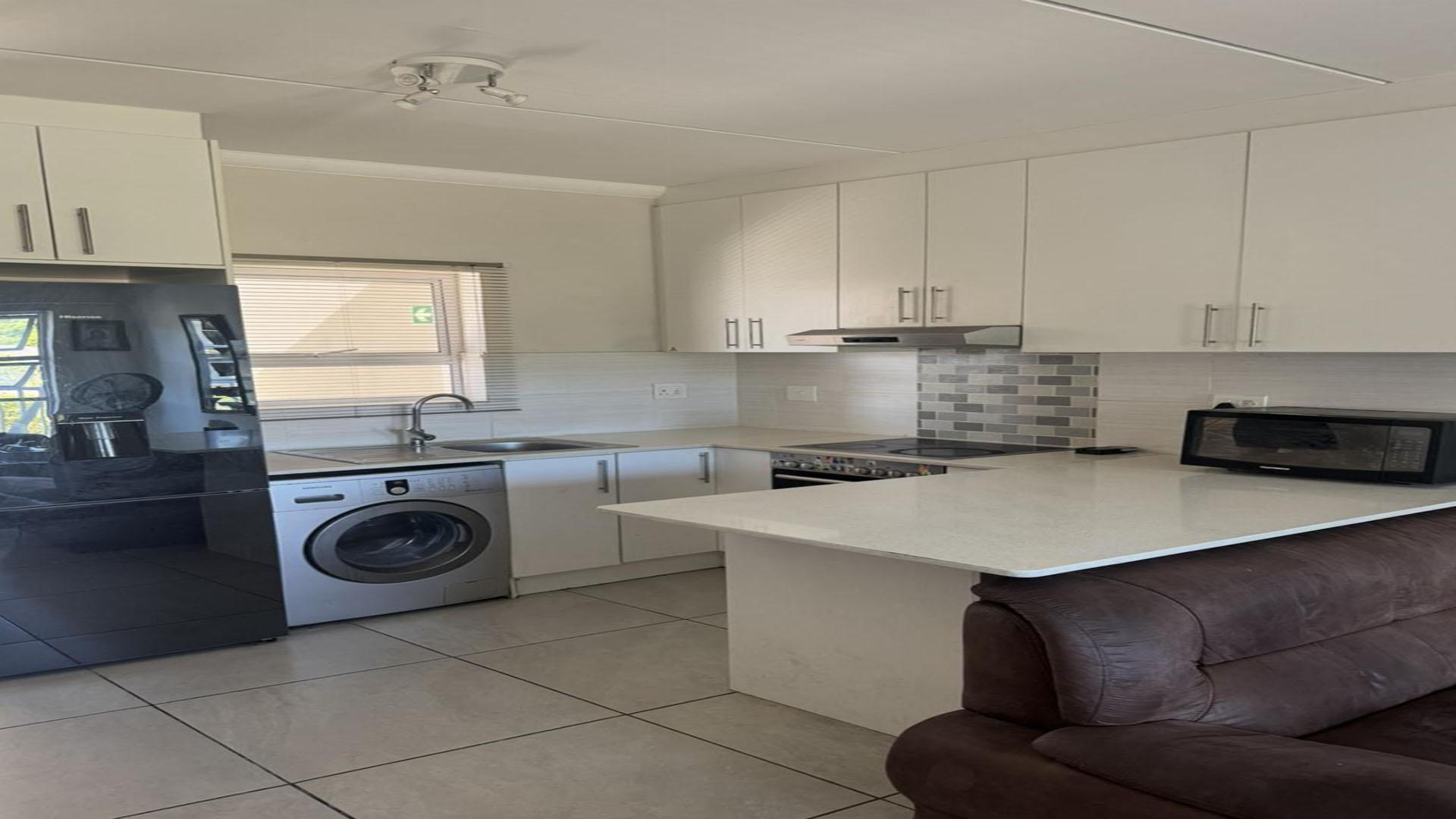 Lounges of property in Table View