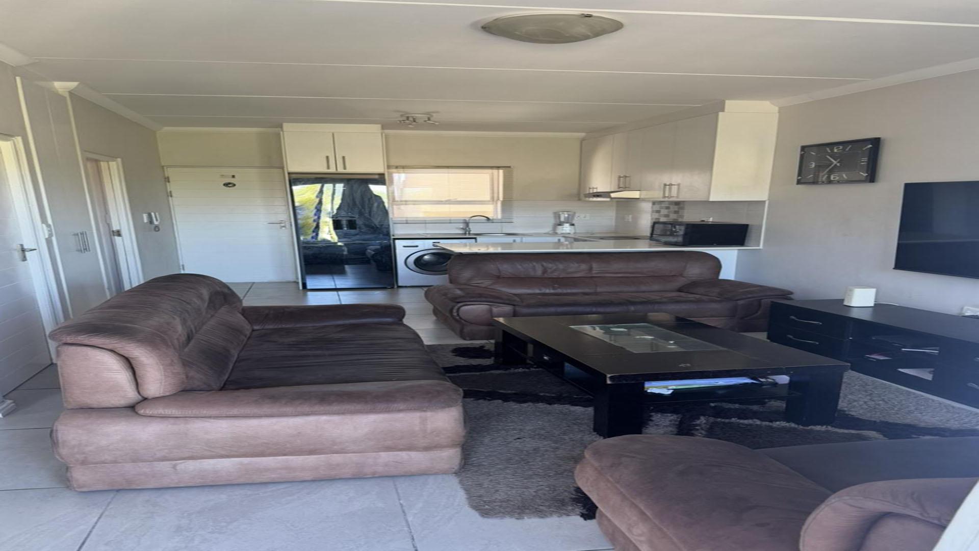 Lounges of property in Table View