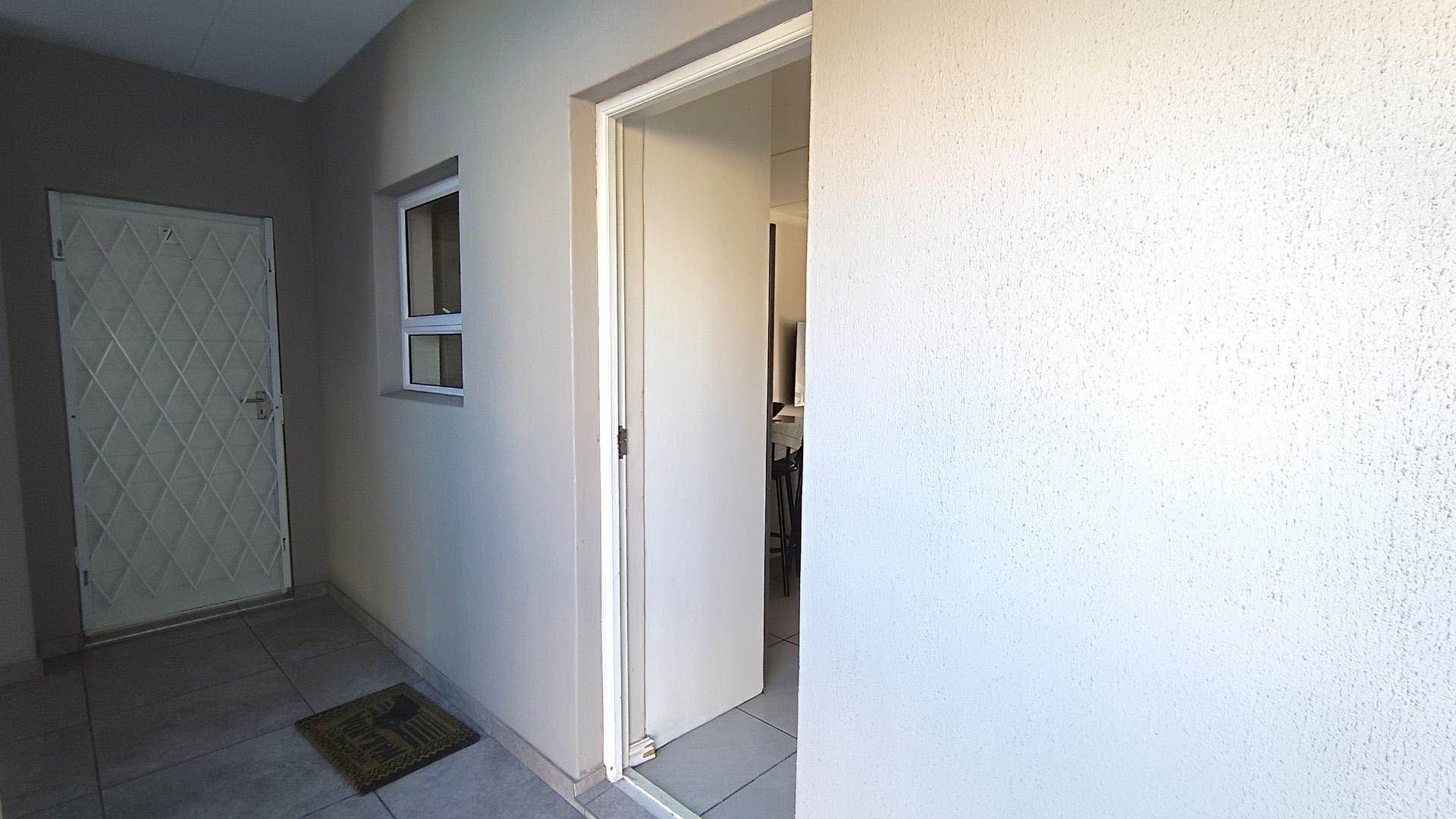 Front View of property in Table View