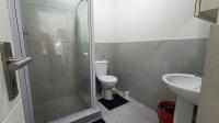 Bathroom 1 - 6 square meters of property in Table View