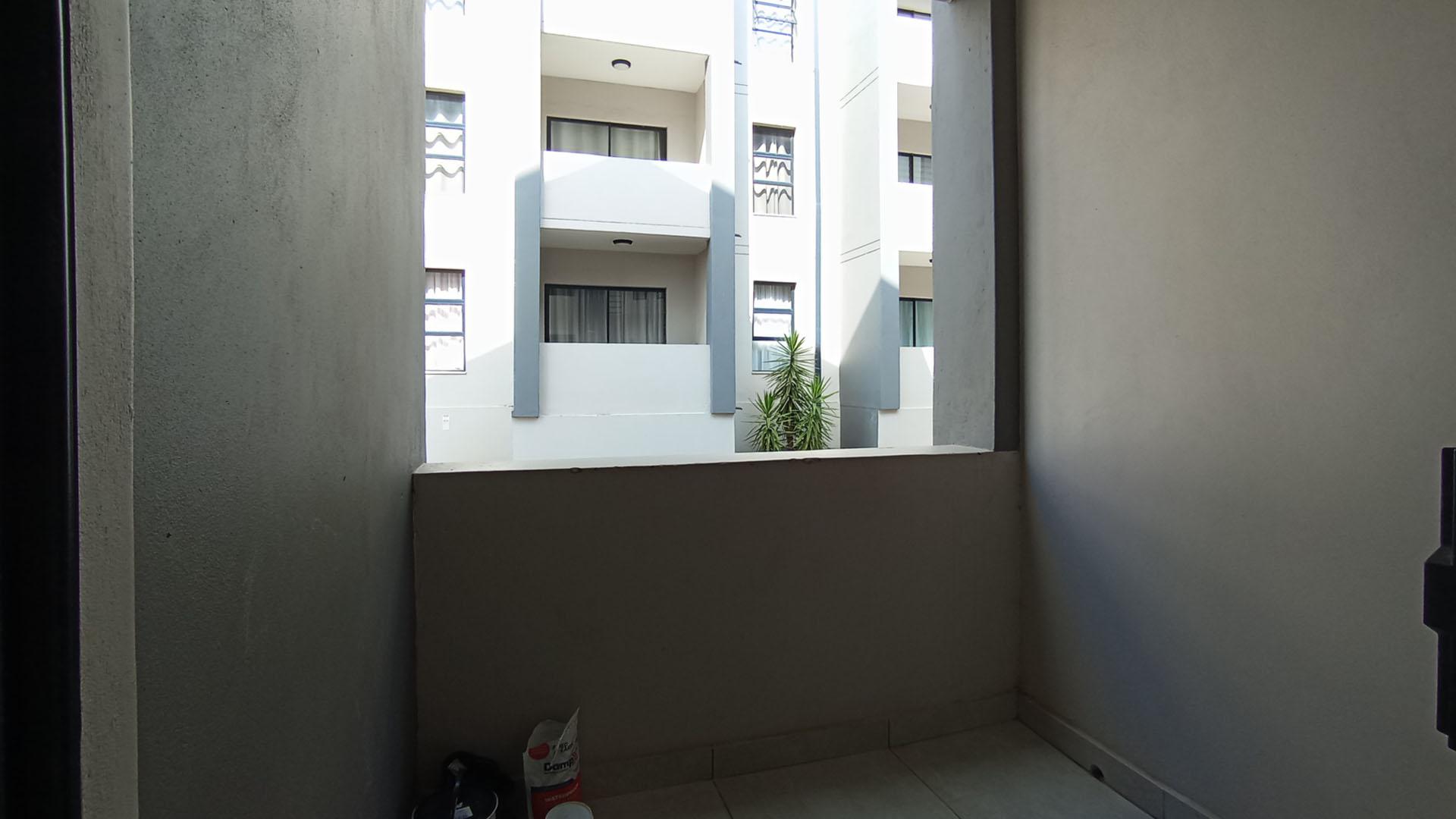 Patio of property in Midridge Park