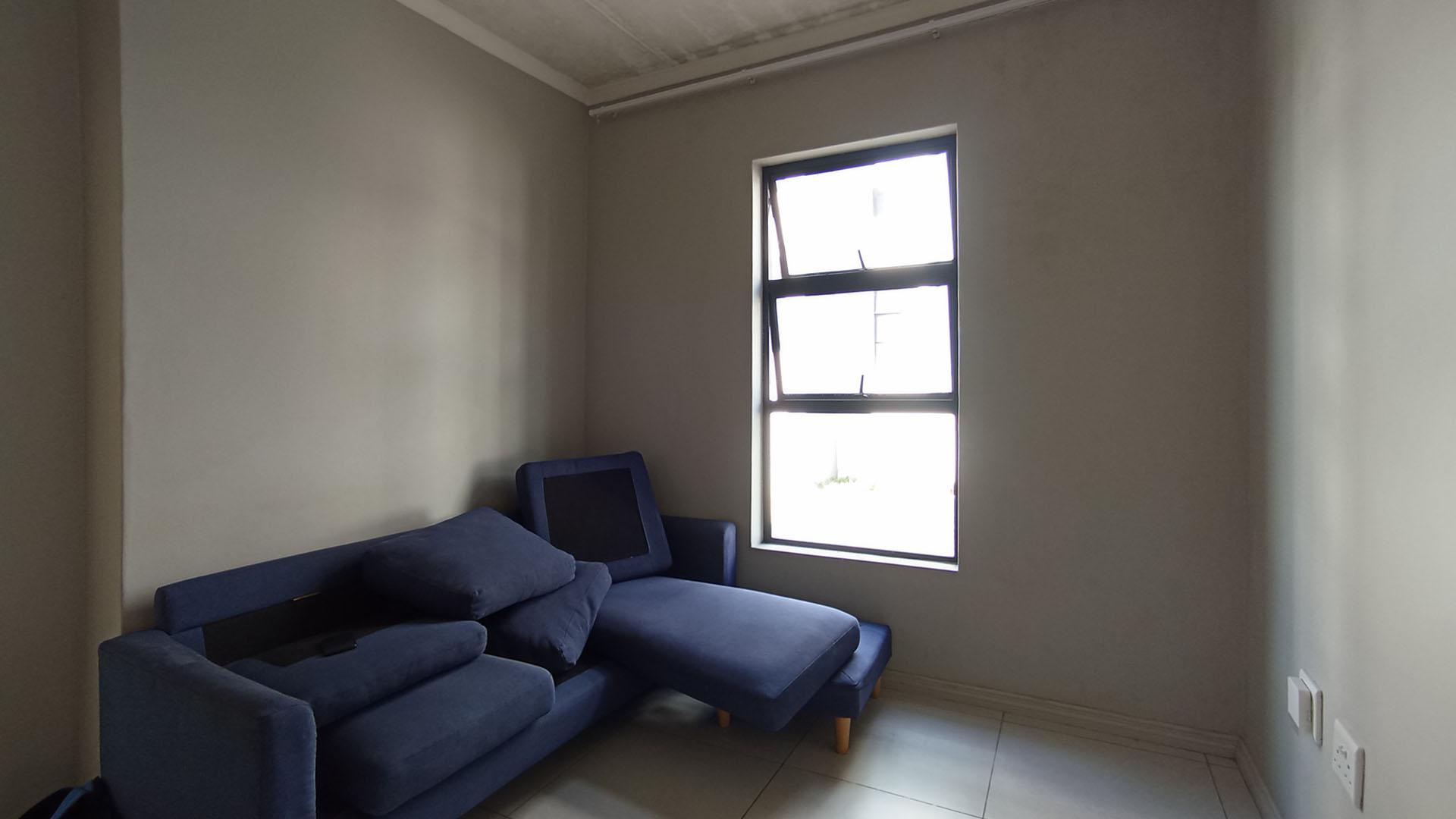 Lounges of property in Midridge Park