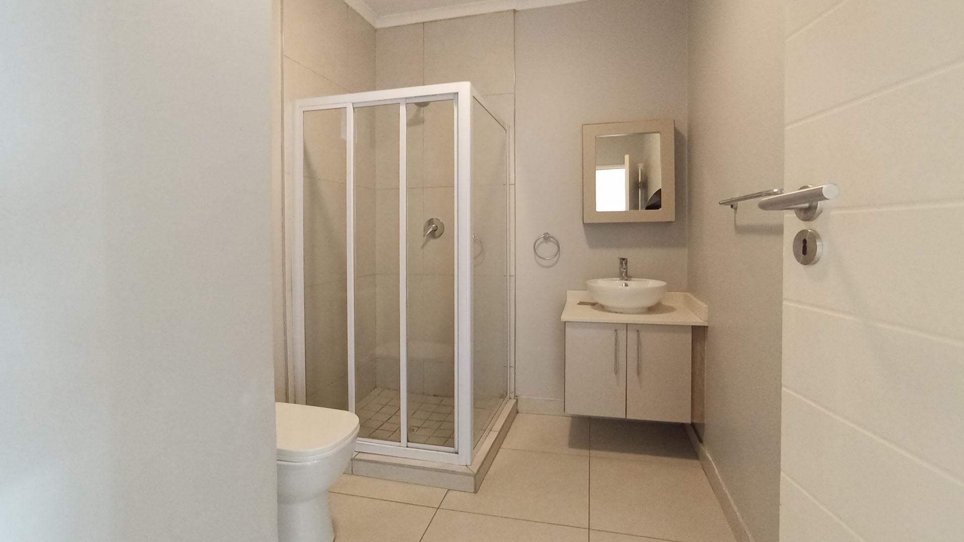 Bathroom 1 of property in Midridge Park