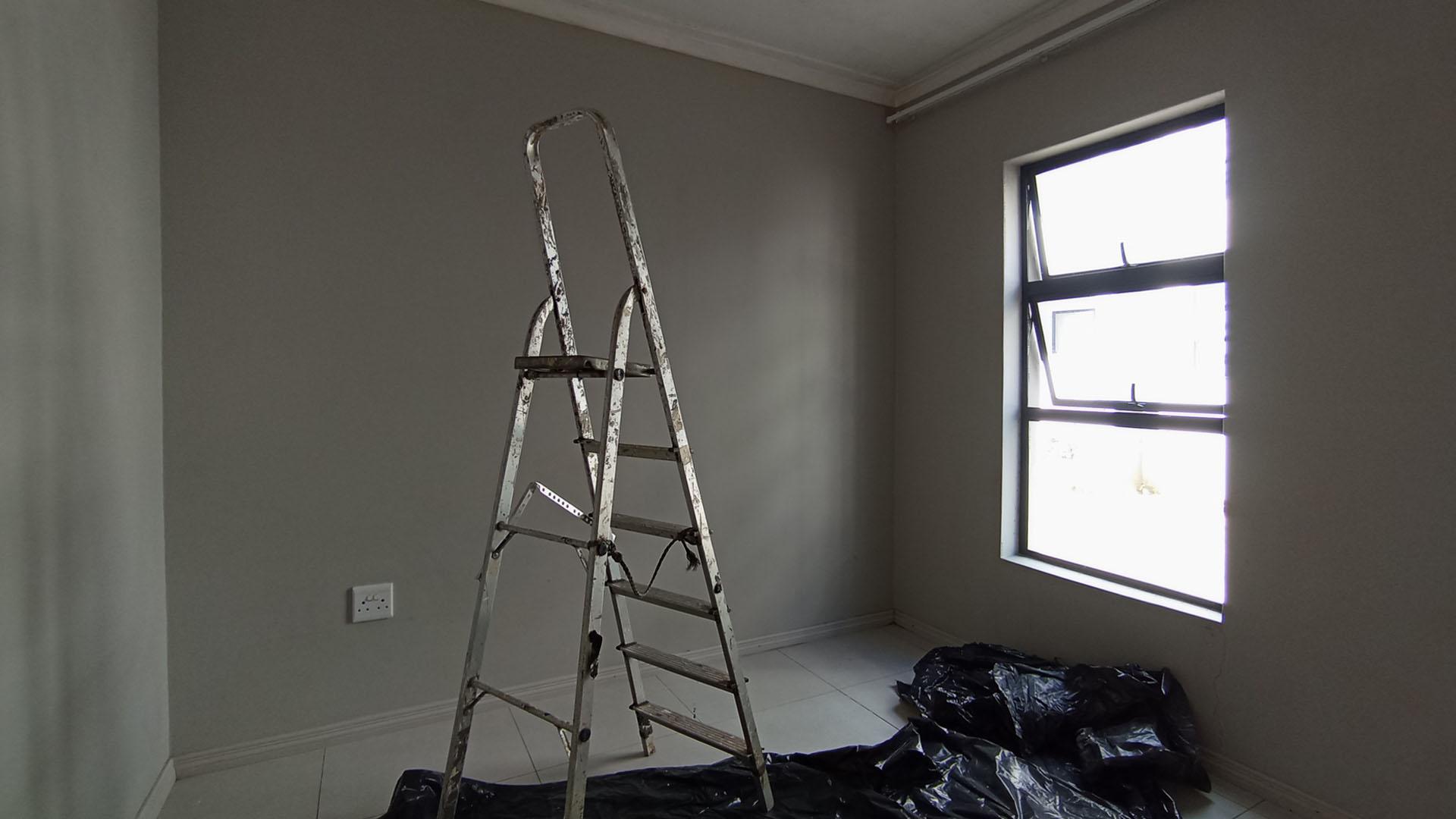 Bed Room 1 of property in Midridge Park