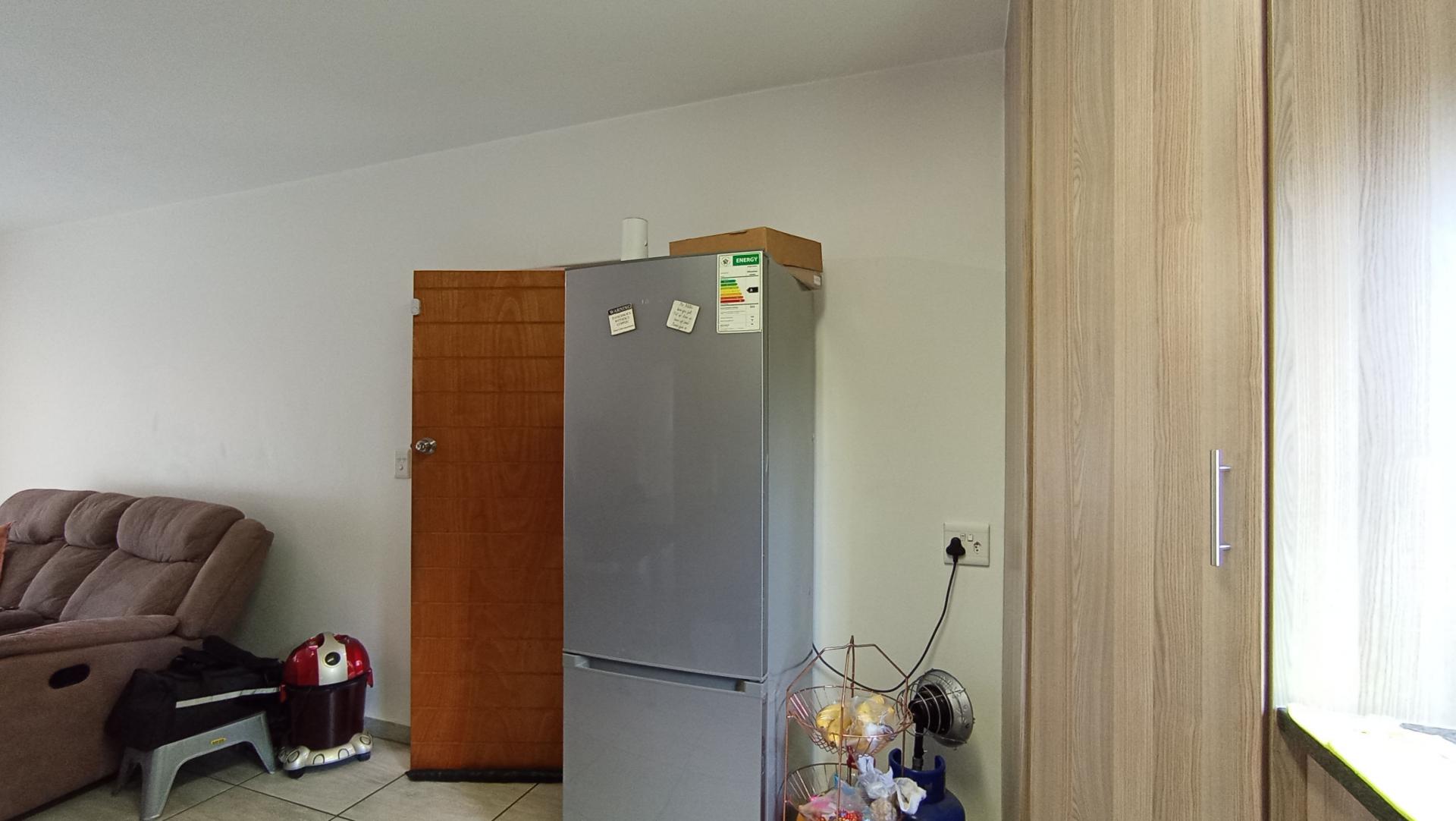 Kitchen - 10 square meters of property in Honeydew