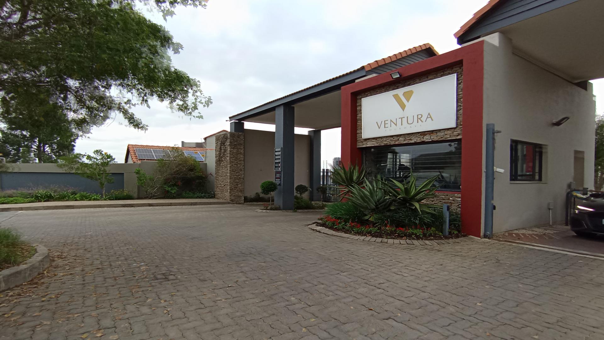 Front View of property in Maroeladal