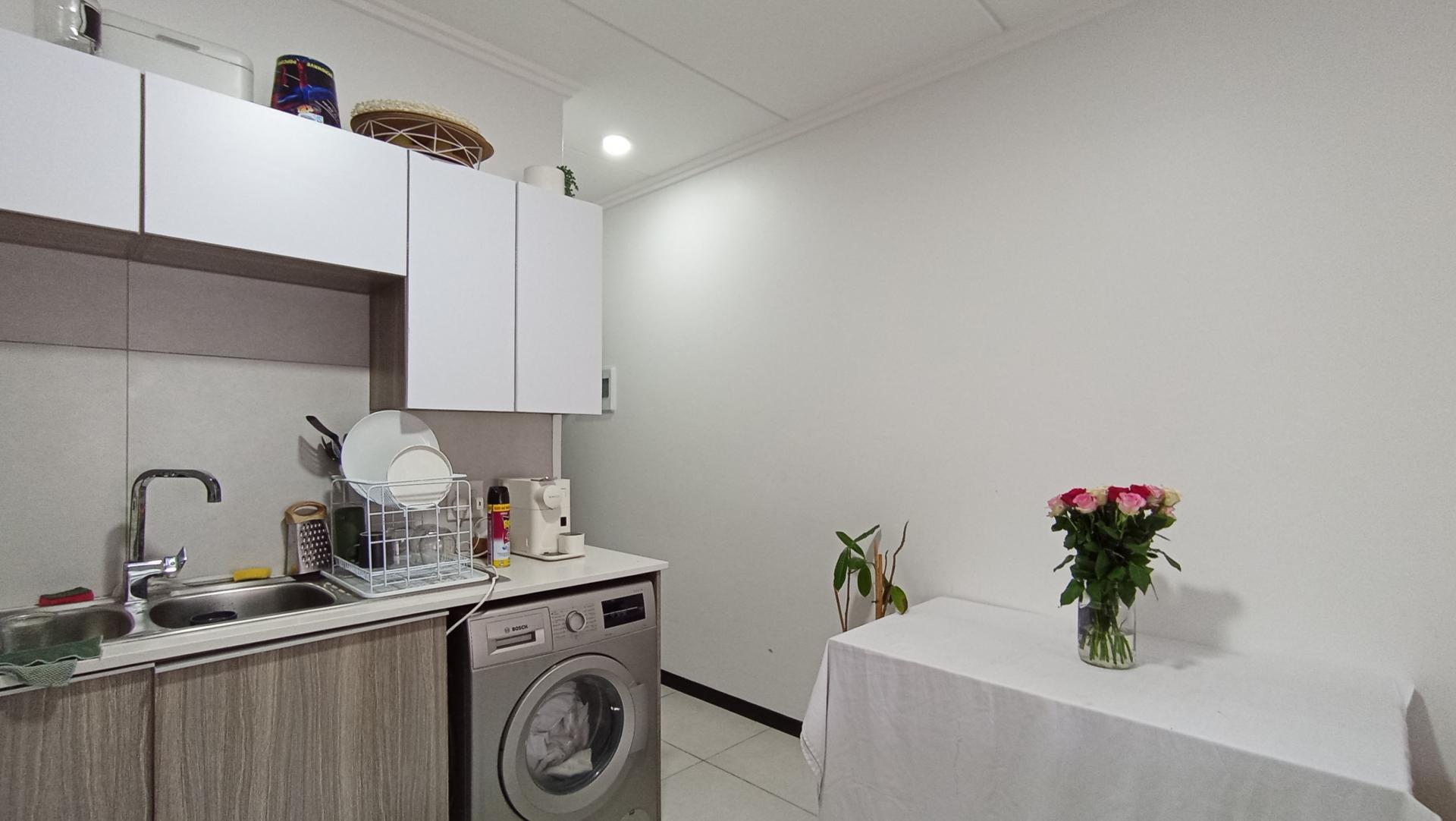 Kitchen - 6 square meters of property in Maroeladal