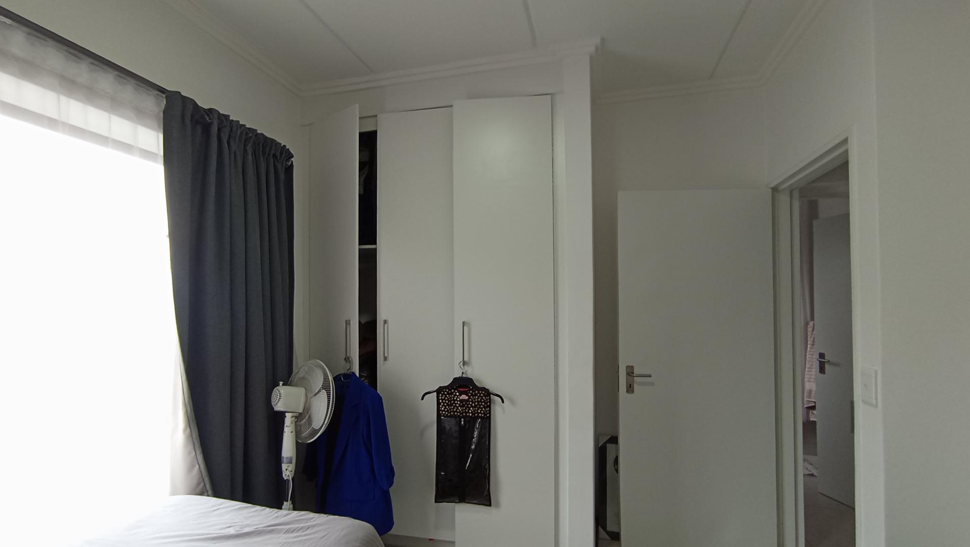 Bed Room 2 - 12 square meters of property in Maroeladal