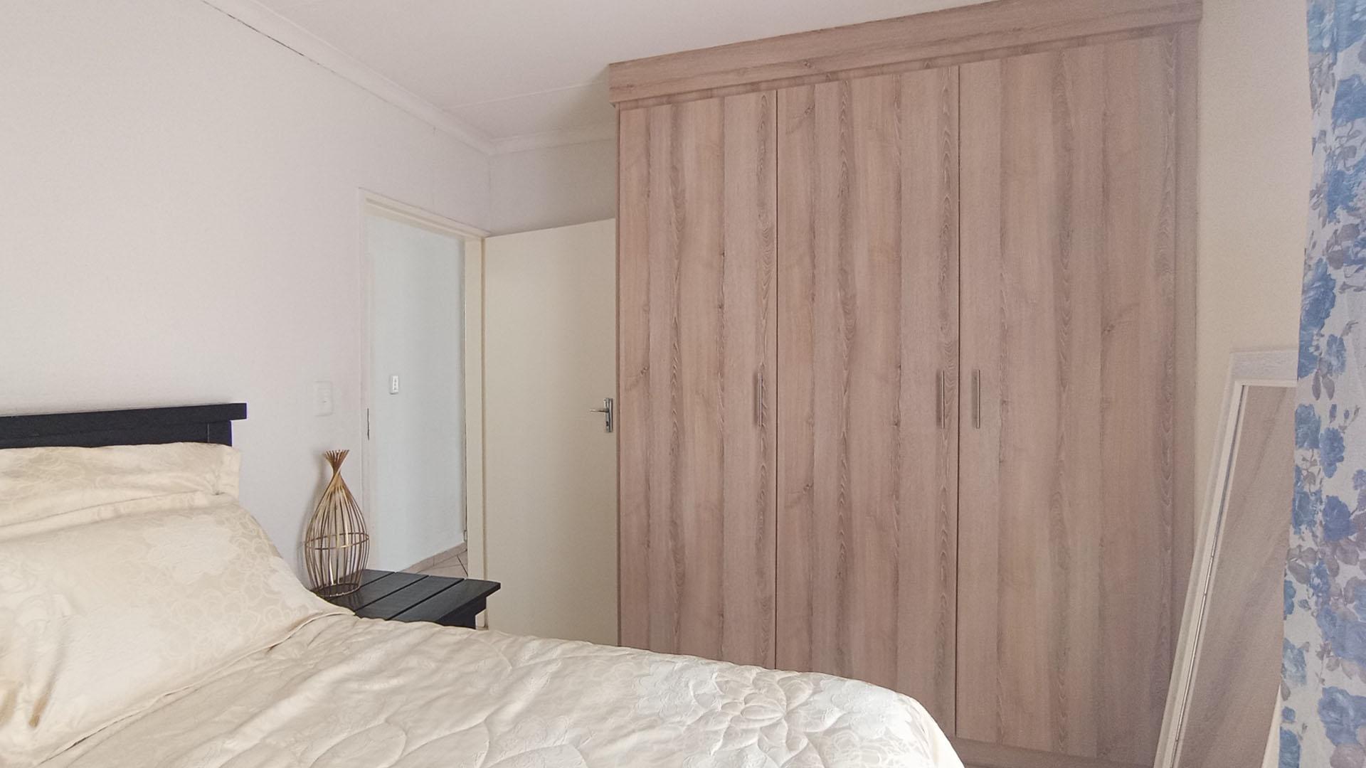 Bed Room 1 - 14 square meters of property in Andeon