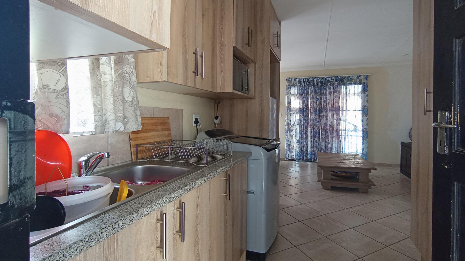 Kitchen - 9 square meters of property in Andeon