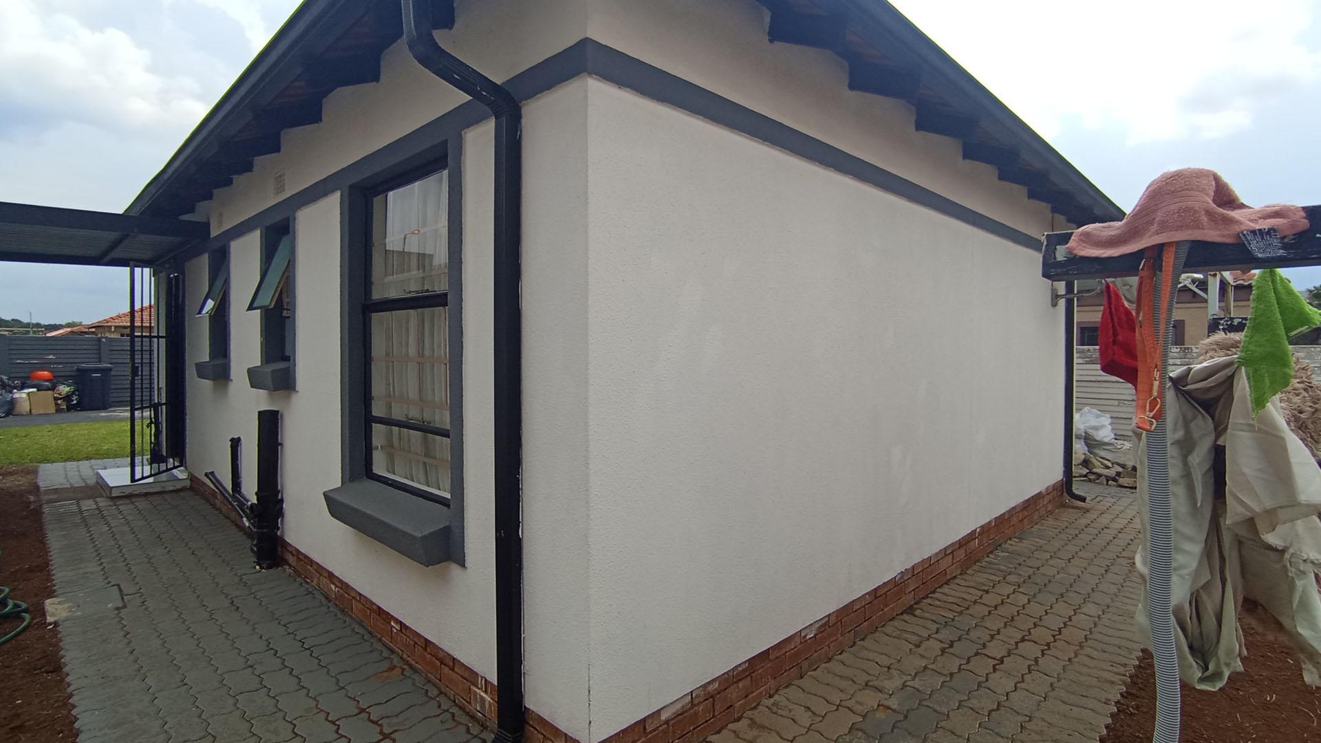 Backyard of property in Andeon