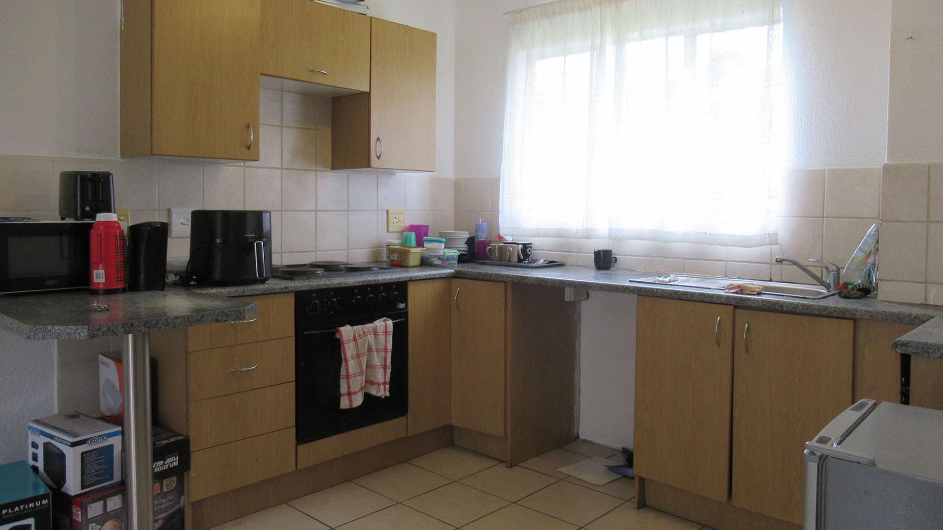 Kitchen - 6 square meters of property in Meredale