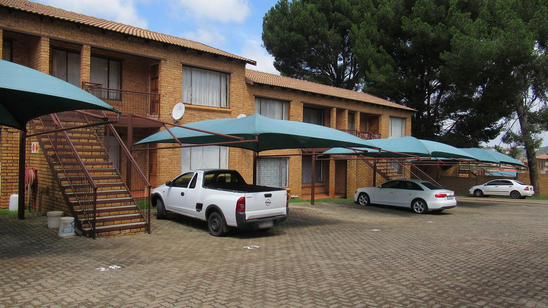 Front View of property in Meredale