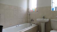 Bathroom 1 - 4 square meters of property in Meredale