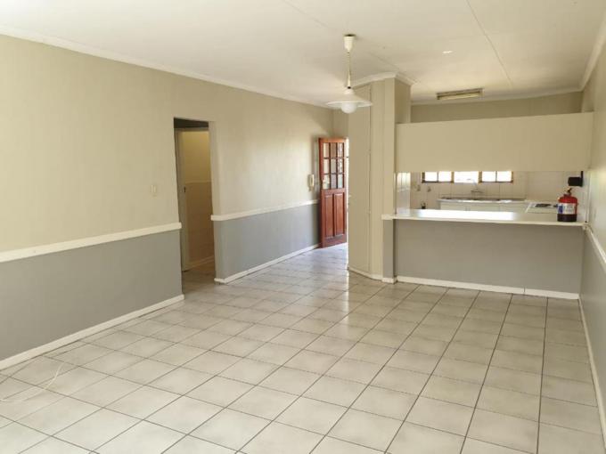 3 Bedroom Apartment for Sale For Sale in Langenhoven Park - MR673116