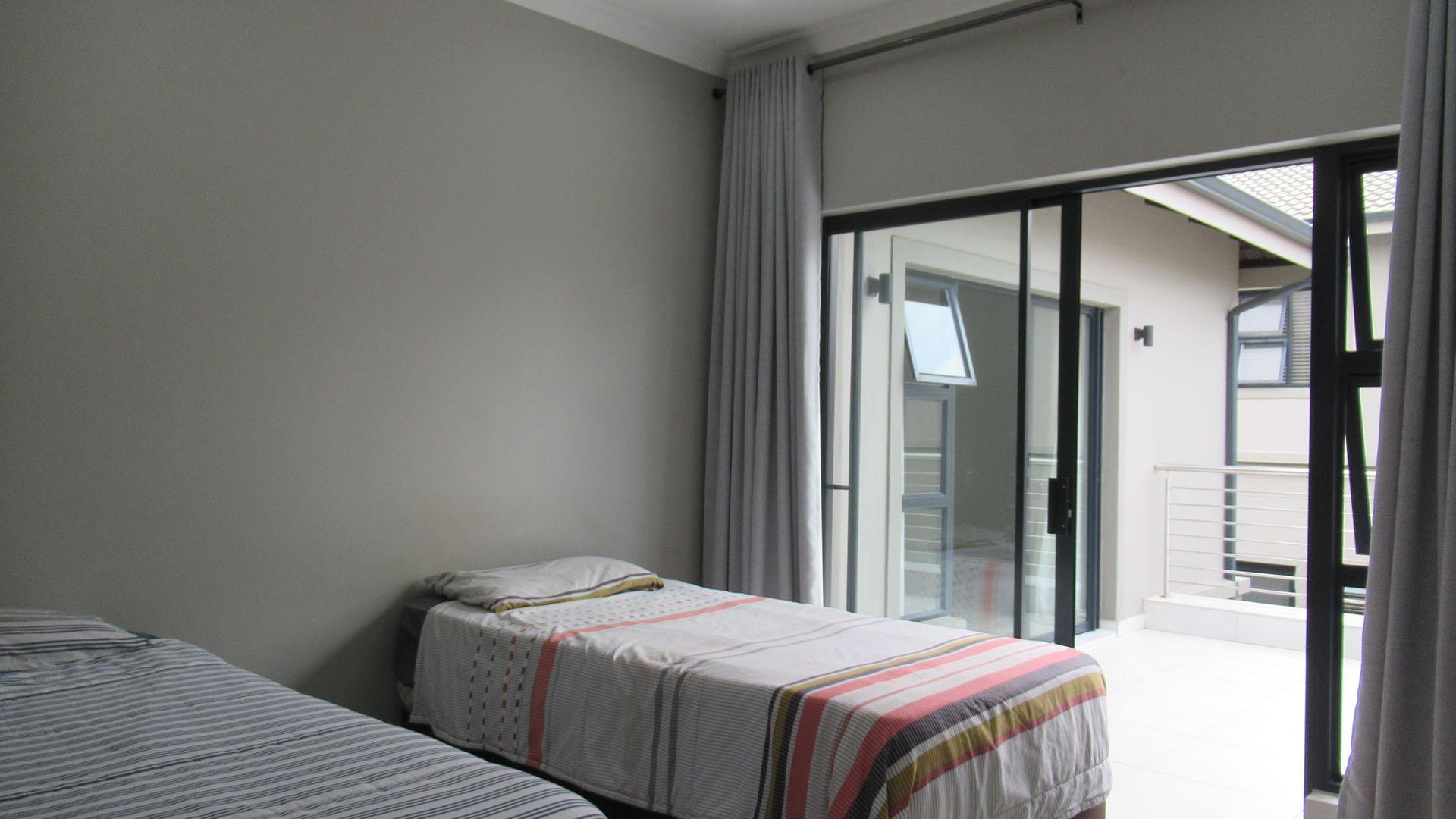 Bed Room 2 - 12 square meters of property in Olivedale