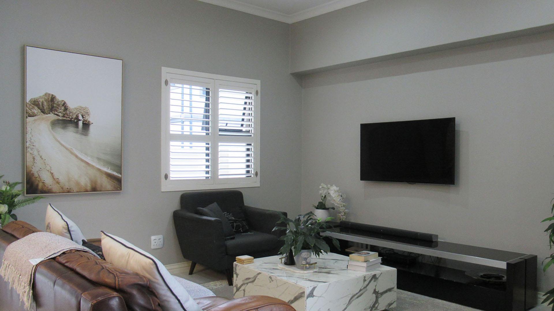 Lounges - 16 square meters of property in Olivedale