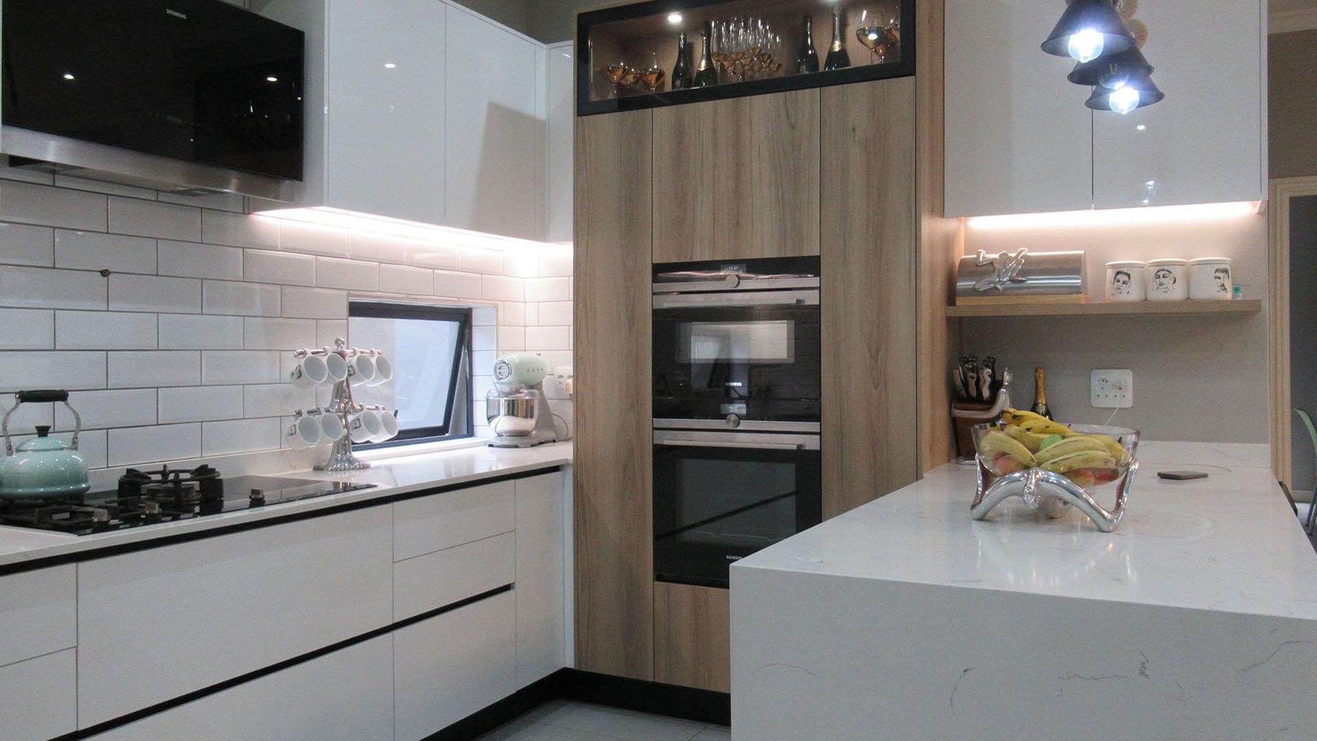 Kitchen - 13 square meters of property in Olivedale