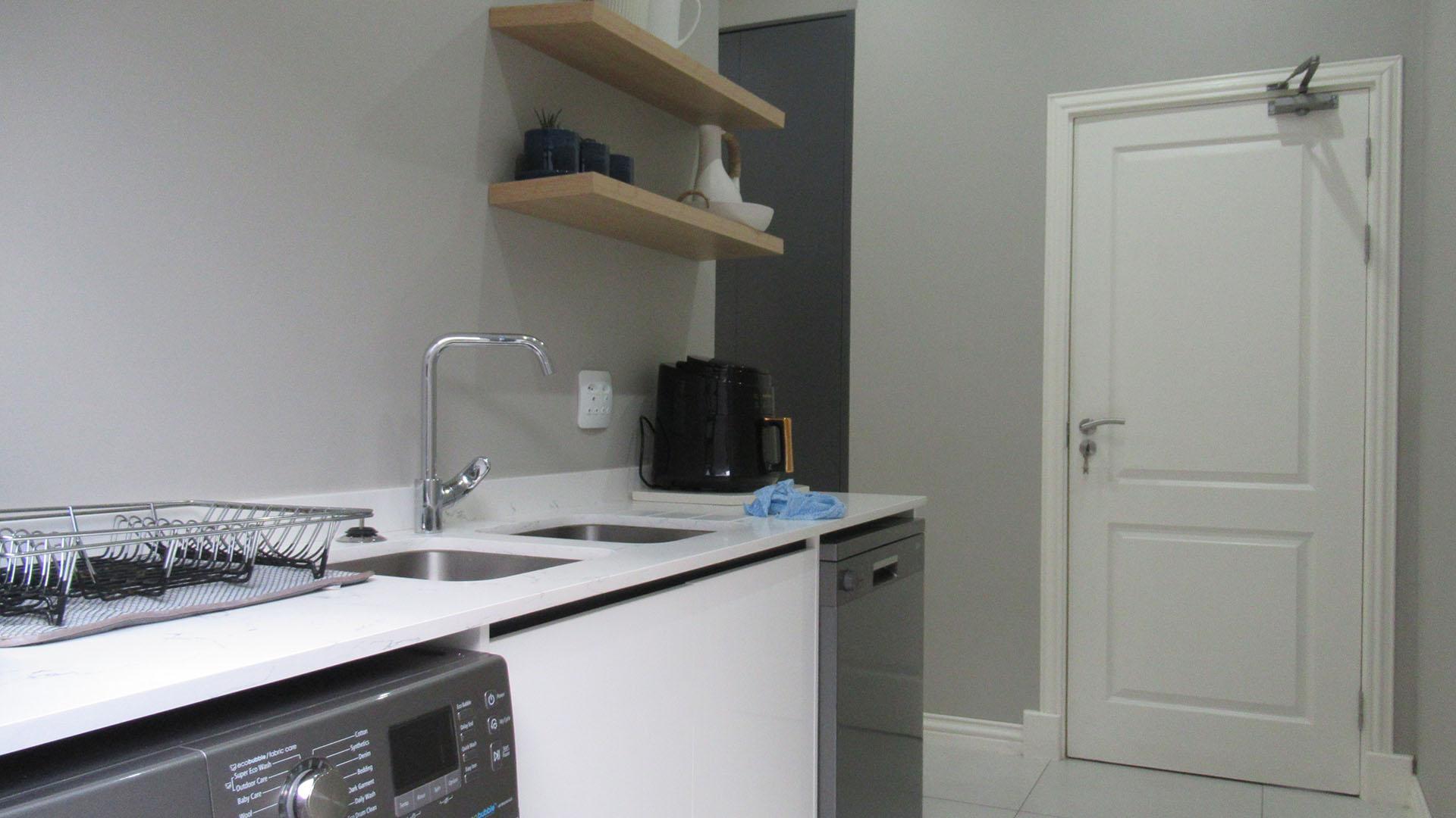 Scullery - 7 square meters of property in Olivedale
