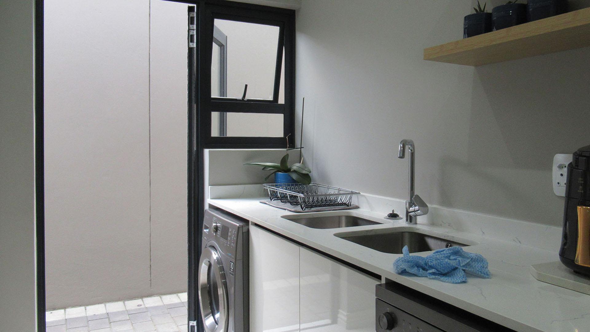 Scullery - 7 square meters of property in Olivedale