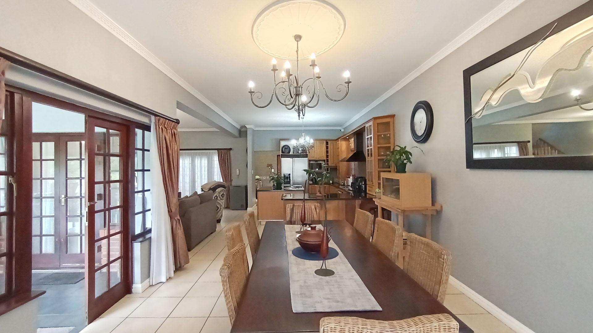 Dining Room - 25 square meters of property in Albany