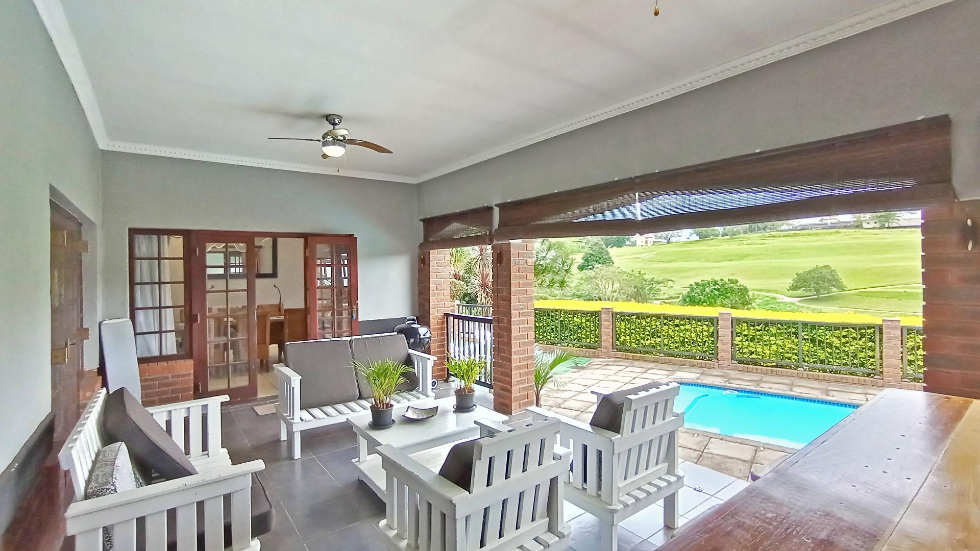 Patio - 39 square meters of property in Albany