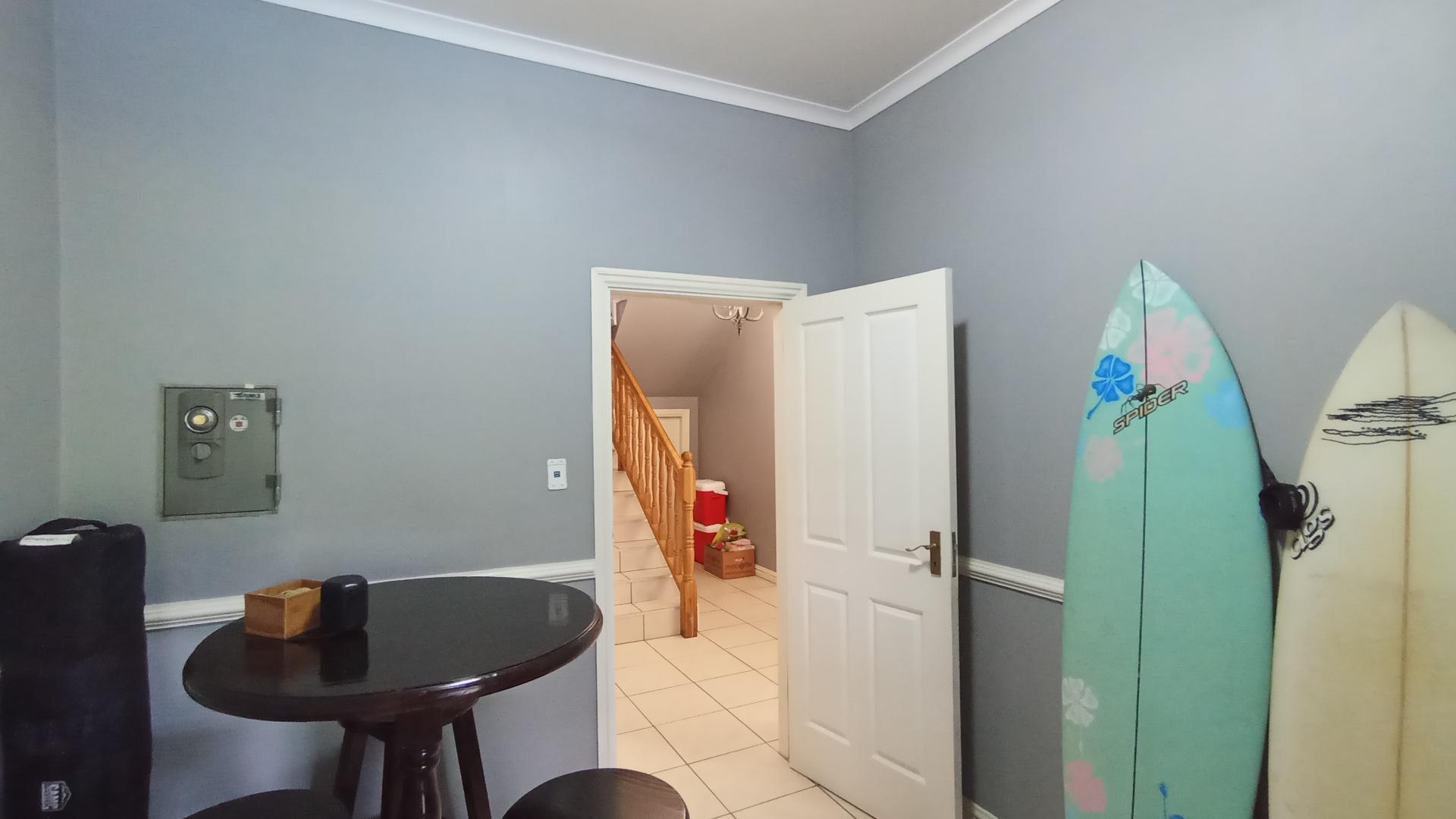 Laundry Room  - 11 square meters of property in Albany